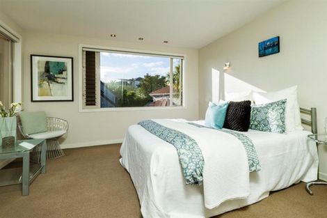 Photo of property in 6 Brighton Terrace, Murrays Bay, Auckland, 0630