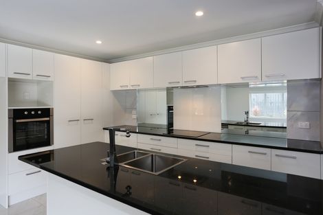 Photo of property in 3 Brian Cowley Place, Tuakau, 2121