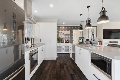 Photo of property in 16 Lockhart Avenue, Milson, Palmerston North, 4414