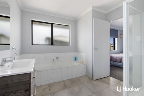 Photo of property in 11 Reel Road, Athenree, Waihi Beach, 3611