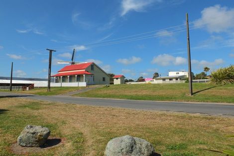 Photo of property in 32 Harbour Street, Foxton, 4814