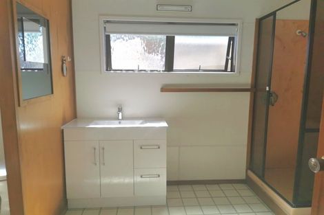 Photo of property in 123a Chelsea View Drive, Chatswood, Auckland, 0626