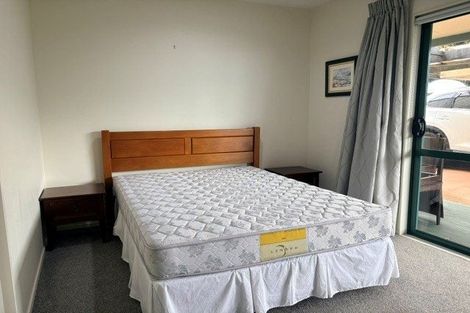 Photo of property in 765 East Coast Road, Northcross, Auckland, 0630
