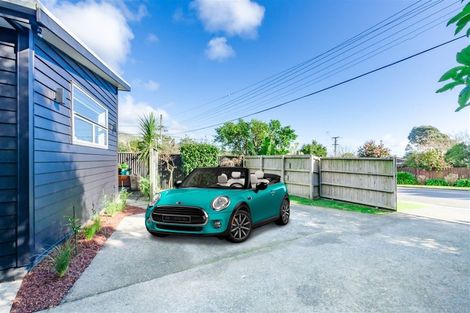 Photo of property in 1b Winara Avenue, Waikanae, 5036