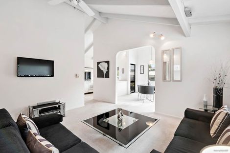 Photo of property in 2/17 Pax Avenue, Forrest Hill, Auckland, 0620