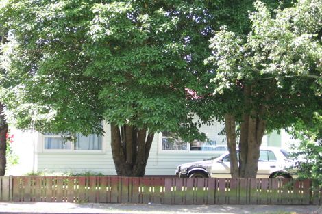 Photo of property in 89 Avondale Road, Avondale, Auckland, 1026