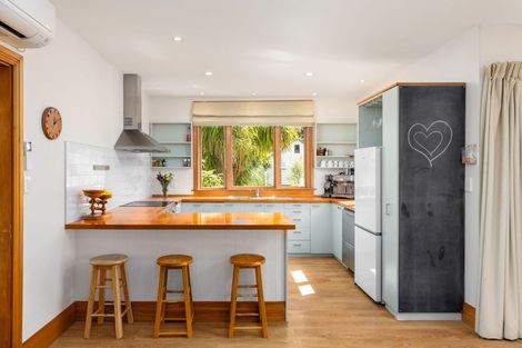 Photo of property in 4 Ripon Street, Lyttelton, 8082