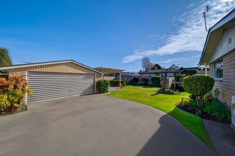 Photo of property in 73 Crofton Road, Harewood, Christchurch, 8051