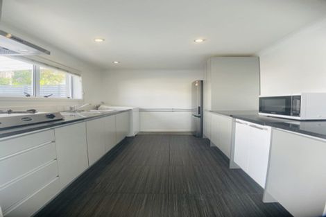 Photo of property in 127 Exmouth Road, Northcote, Auckland, 0627