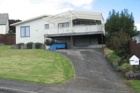 Photo of property in 10 Kingussie Place, Highland Park, Auckland, 2010