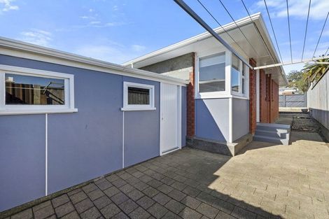 Photo of property in 1/306 Devon Street West, New Plymouth, 4310