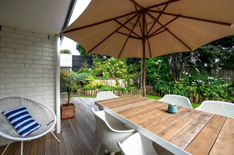 Photo of property in 39b Grand Vue Road, Kawaha Point, Rotorua, 3010