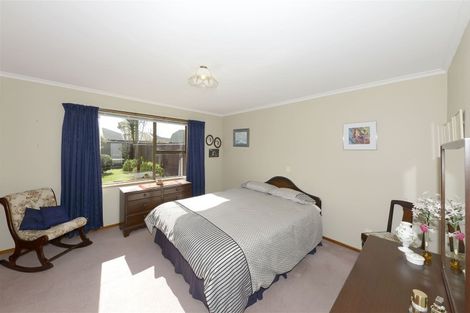 Photo of property in 1/15 Kamahi Place, Bishopdale, Christchurch, 8051