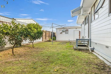 Photo of property in 9 Kentucky Crescent, Nawton, Hamilton, 3200