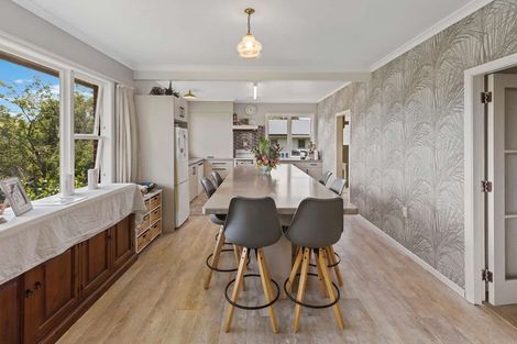 Photo of property in 8 Feltham Street, Hunterville, 4730