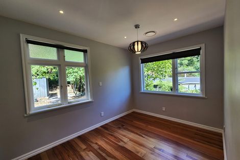 Photo of property in 43 Rona Street, Eastbourne, Lower Hutt, 5013