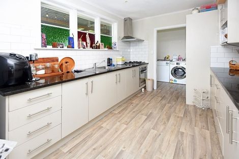 Photo of property in 98 Mahia Road, Manurewa, Auckland, 2102