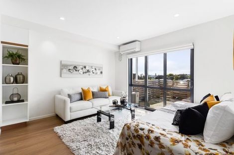 Photo of property in 39a Soaring Bird Drive, Takanini, 2112