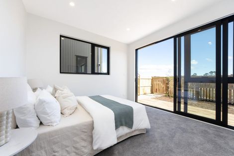 Photo of property in 6 Kiekie Street, Westgate, 0814