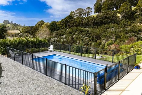 Photo of property in 347 Taraunui Road, Parua Bay, Onerahi, 0192