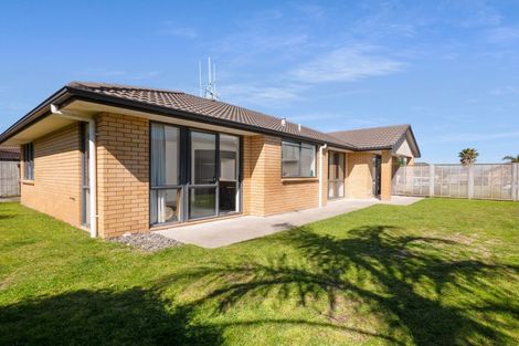 Photo of property in 49 Gibson Place, Papamoa Beach, Papamoa, 3118