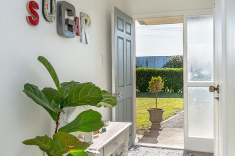 Photo of property in 32a Broadway Street, Martinborough, 5711