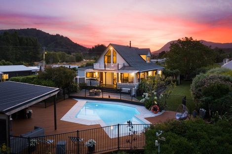 Photo of property in 1 Beach Road, Waikawa, Picton, 7220