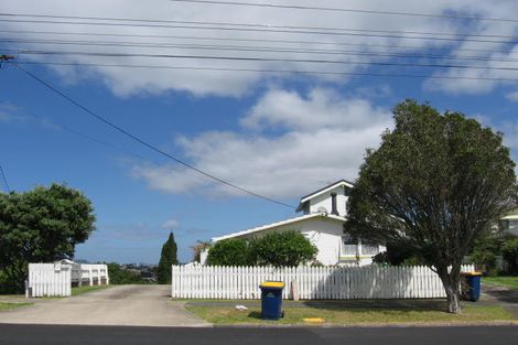 Photo of property in 1/217 Eskdale Road, Birkenhead, Auckland, 0626