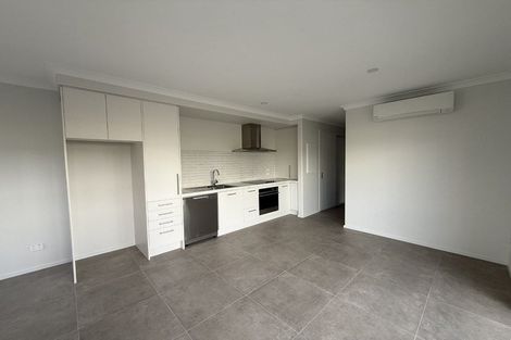 Photo of property in 37 Maraeariki Avenue, Orewa, 0931