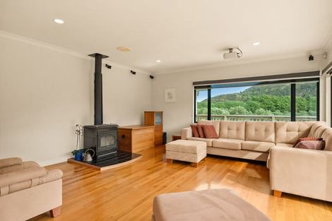 Photo of property in 1276 Coast Road, Wainuiomata Coast, Lower Hutt, 5373