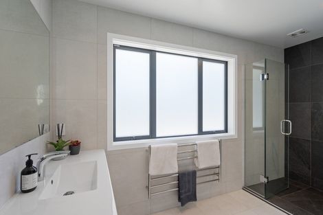 Photo of property in 156 Upton Street, Wanaka, 9305