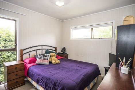 Photo of property in 5 Holyoake Place, Chatswood, Auckland, 0626