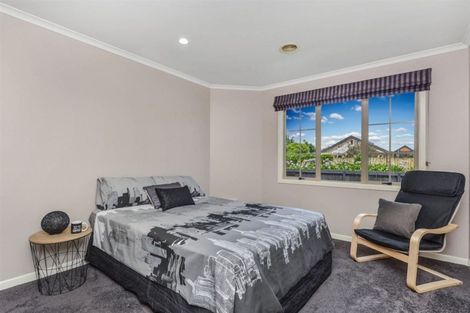 Photo of property in 6 Sovereign Place, Rototuna North, Hamilton, 3210