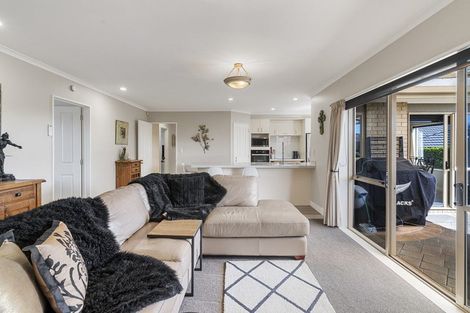 Photo of property in 6 Downing Place, Welcome Bay, Tauranga, 3112