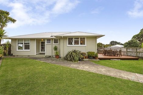 Photo of property in 42 Downes Street, Titahi Bay, Porirua, 5022