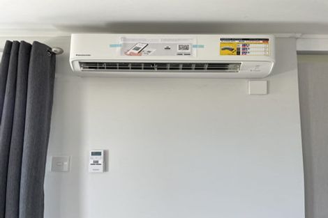 Photo of property in 1/4 Pemberton Avenue, Bayview, Auckland, 0629