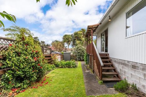 Photo of property in 2/18 Holland Grove, Richmond Heights, Taupo, 3330
