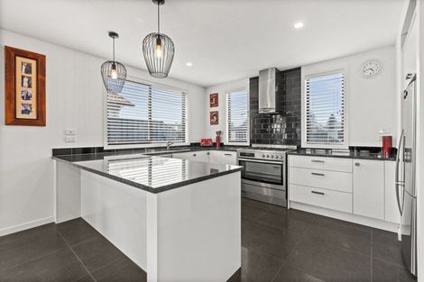 Photo of property in 11 Aparima Place, Awatoto, Napier, 4110