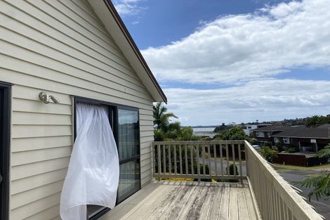 Photo of property in 5 Fielding Crescent, Farm Cove, Auckland, 2012