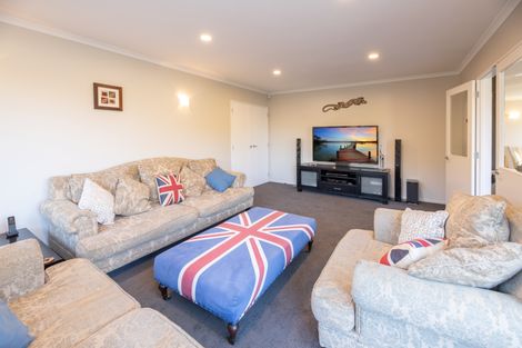 Photo of property in 136 Rothesay Road, Parklands, Christchurch, 8083