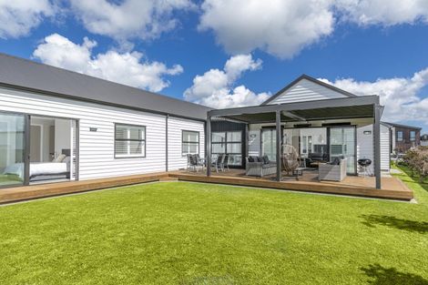 Photo of property in 80 Riverhead Point Drive, Riverhead, 0820