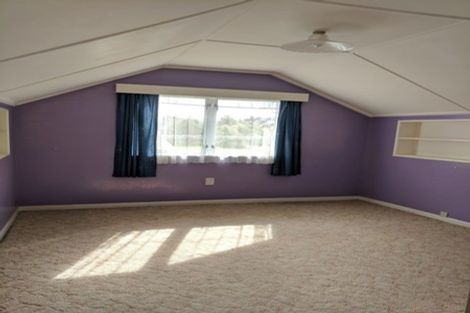 Photo of property in 976 East Coast Road, Northcross, Auckland, 0632