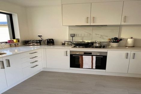 Photo of property in 36a Poruru Close, Papakura, 2110