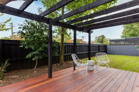 Photo of property in 1/97 Weston Road, St Albans, Christchurch, 8052