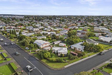 Photo of property in 2 President Avenue, Papakura, 2110