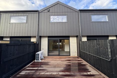 Photo of property in 8/42 Brandon Road, Glen Eden, Auckland, 0602