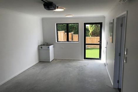 Photo of property in 12c Dawn Place, Te Atatu South, Auckland, 0610