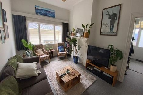 Photo of property in 38 Sugarloaf Road, Brooklyn, Wellington, 6021