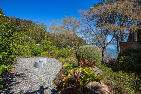 Photo of property in 11a Taumaru Avenue, Lowry Bay, Lower Hutt, 5013