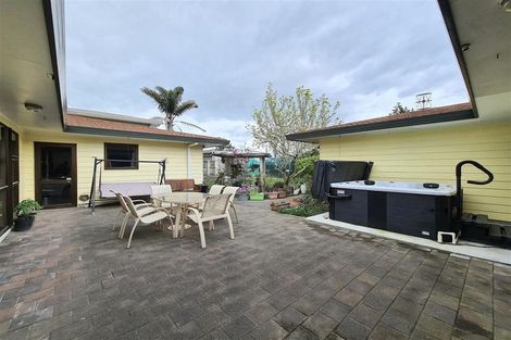 Photo of property in 100 Freyberg Avenue, Tamatea, Napier, 4112